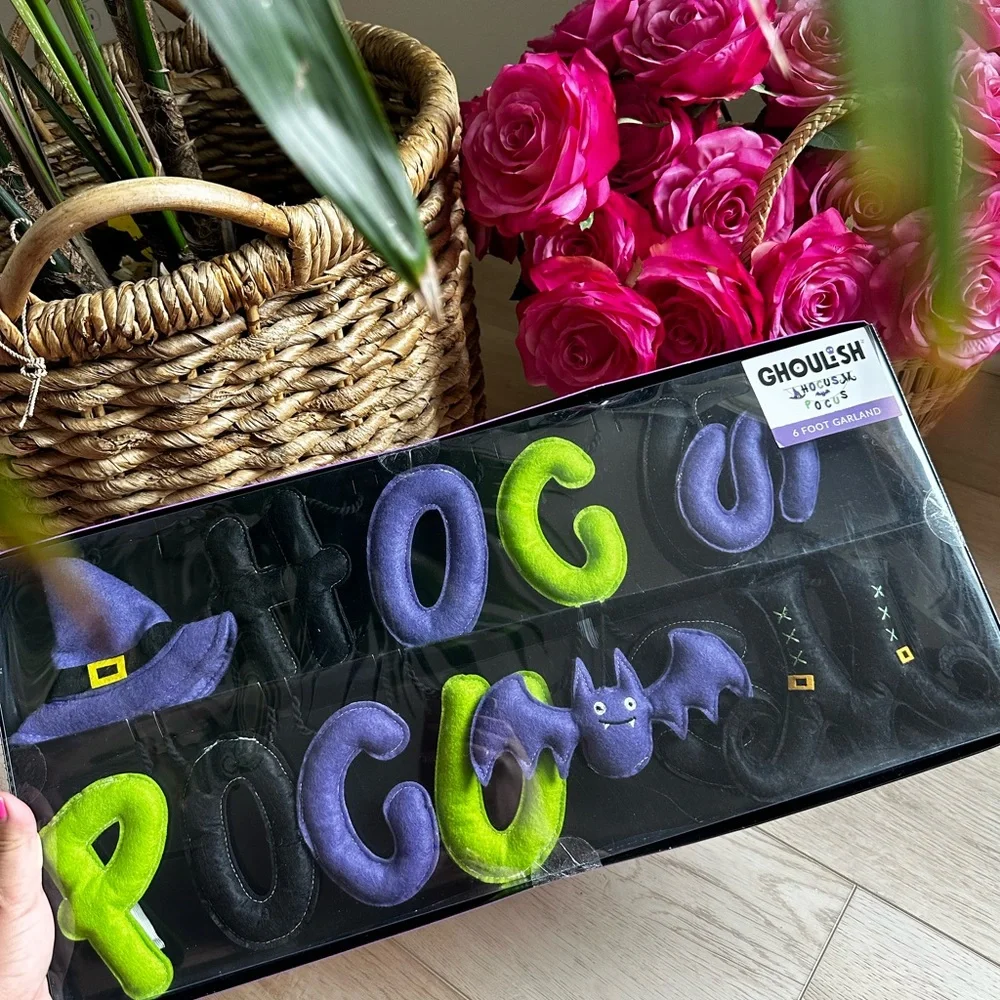 Ghoulish Hocus Pocus sign garland 6 foot Halloween decor